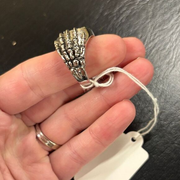 Silver Pentagram Ring with skeleton 💀 hands - Picture 9 of 11